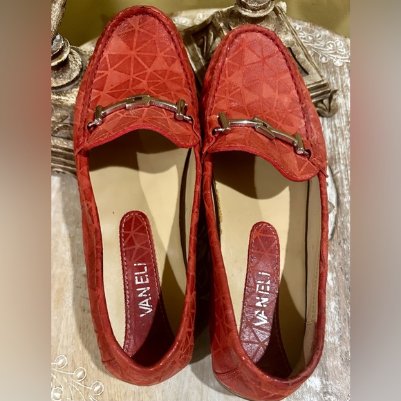 EUC Vaneli Red Leather Driving Loafer. Excellent pre-owned condition. Size 8.5 - Picture 5 of 9
